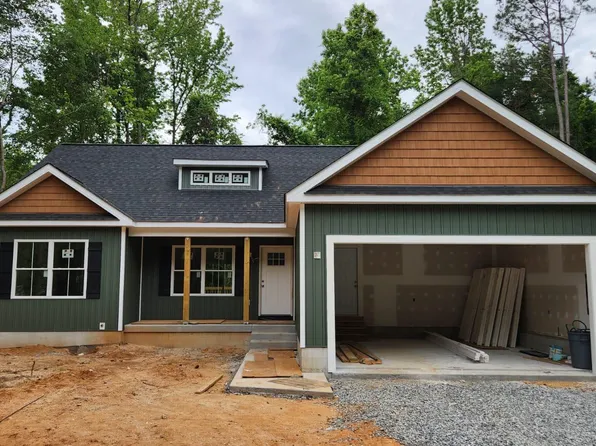 605 Shorewood Dr, Colonial Beach, VA 22443