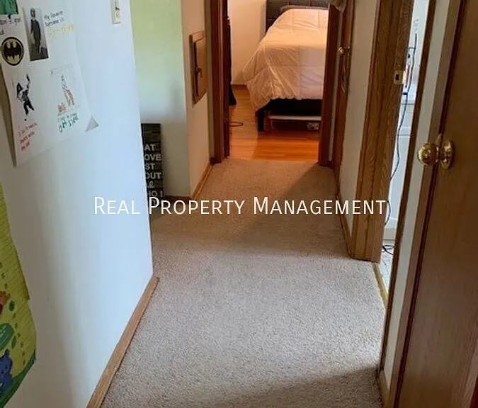 3746 S 35th St #3 — Photo 9