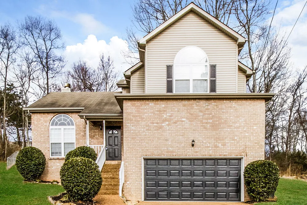 3 bed, 2.5 bath, 1688 sqft, $2,250 — Photo 1