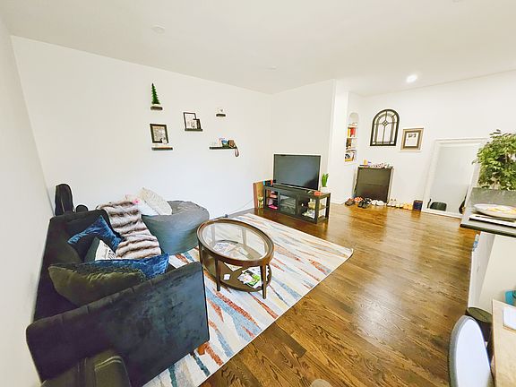 4th image of 30-06 29th St #2