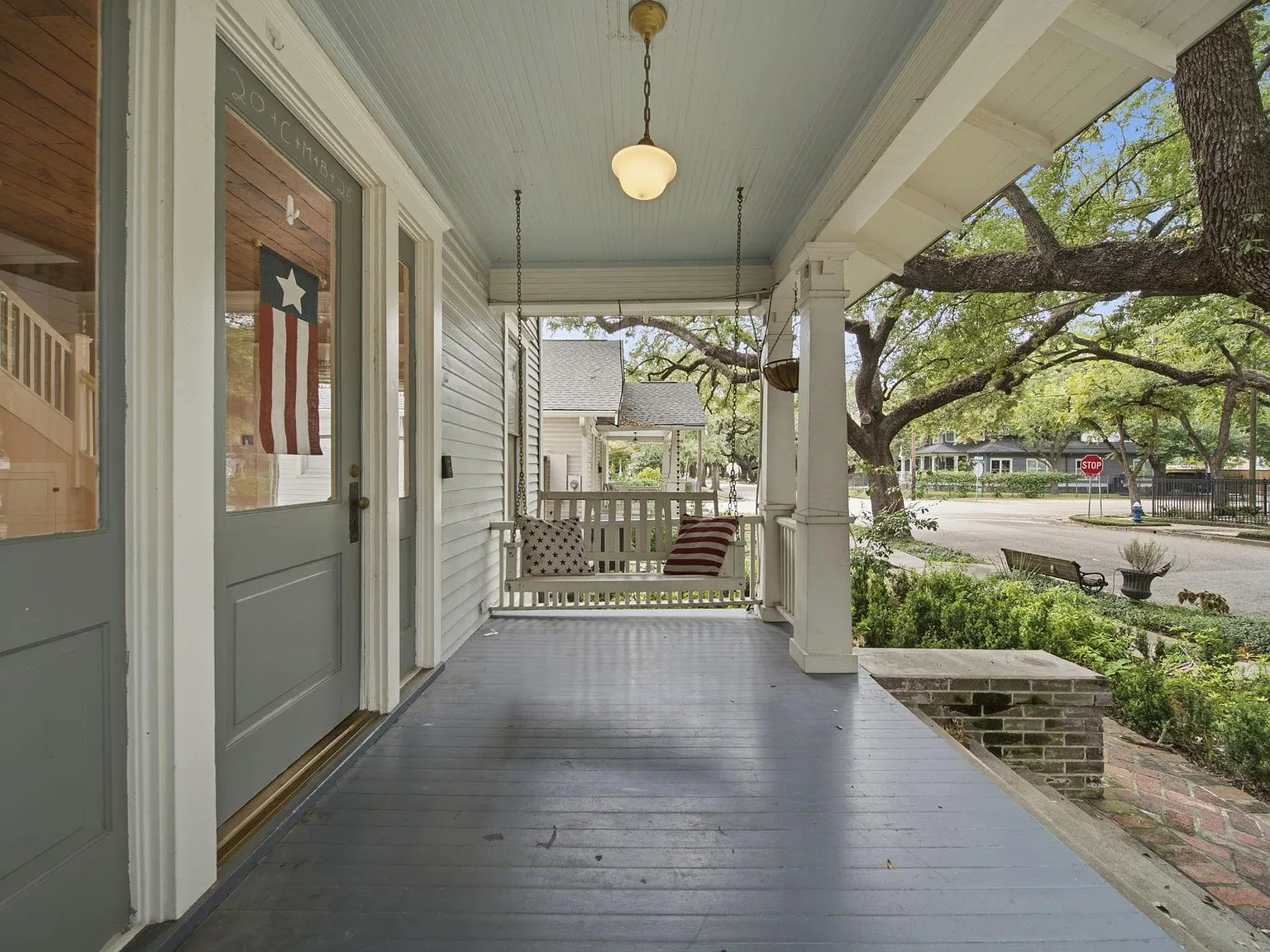 5 bed, 3.5 bath, 3408 sqft, $8,500 — Photo 2