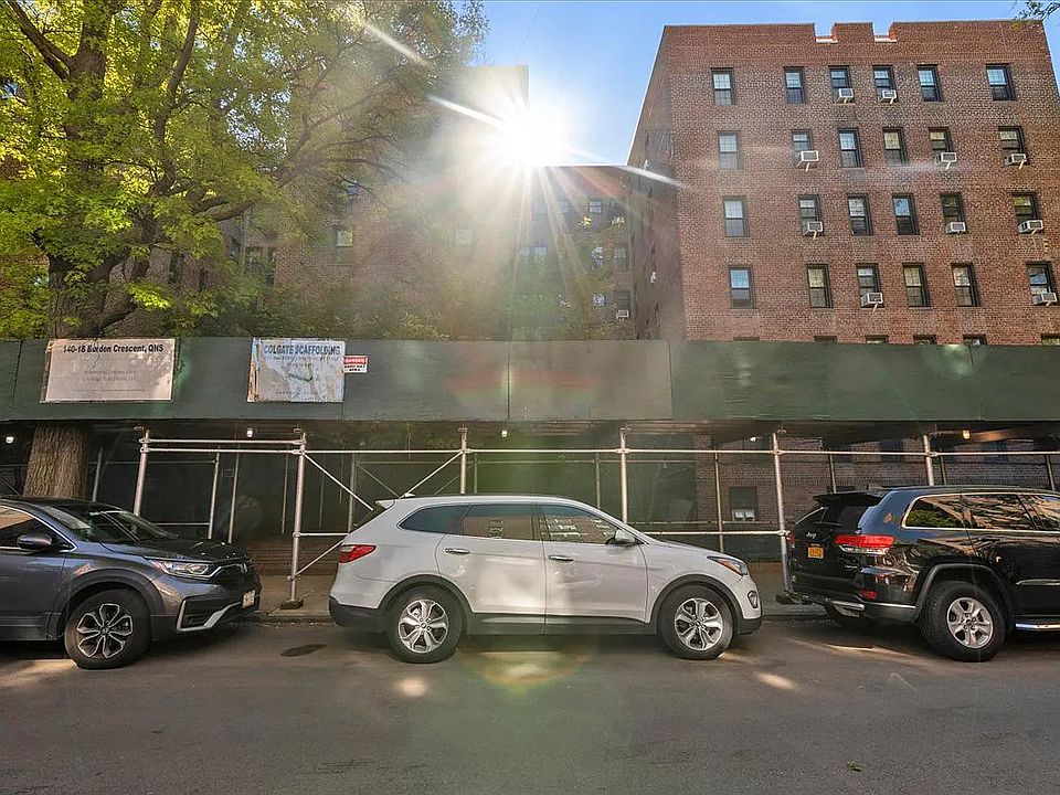 1st image of 140-18 Burden Cres #211