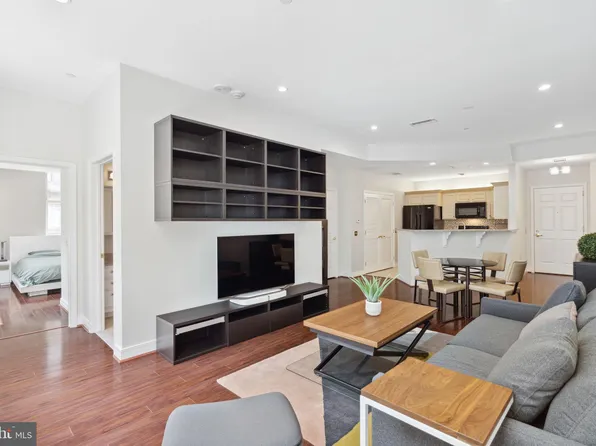 1600 Arch St APT 1816, Philadelphia, PA 19103