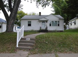 1656 W 37th St, Davenport, IA