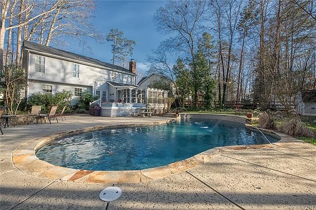 1st image of 2604 Willowdale Ln