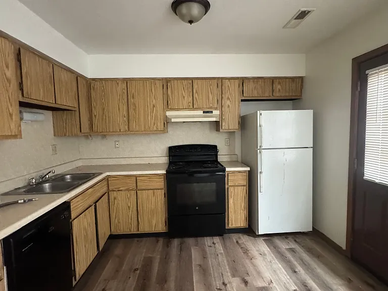 1210 W Main St #C — Photo 6