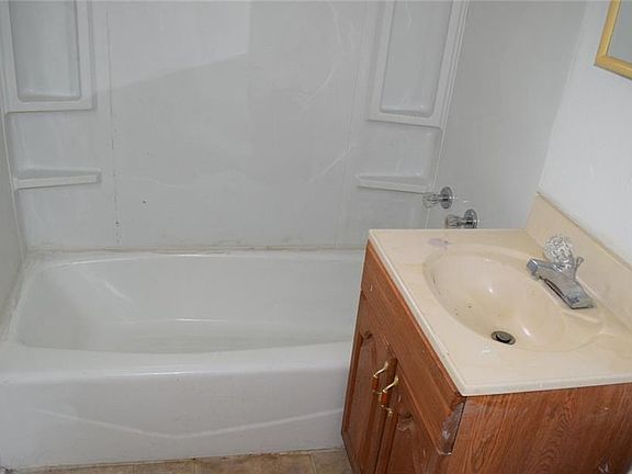 5th image of 3703 Argon Dr