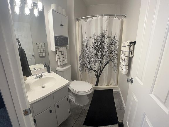 Master bath (shower)