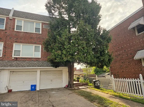 210 Lockart Ln, Philadelphia, PA 19116
