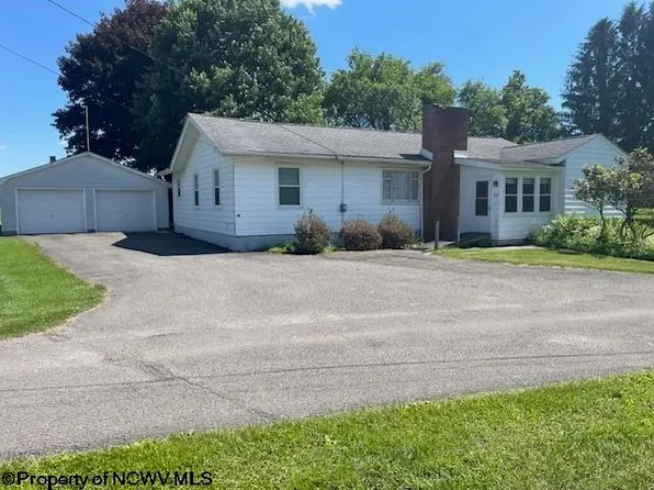 101 Coberly Ln, Elkins, WV 26241