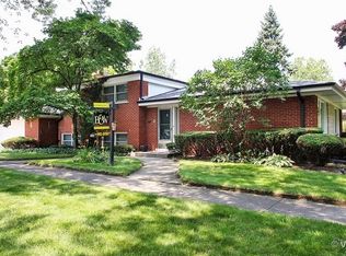 900 Long Rd, Glenview, IL 60025