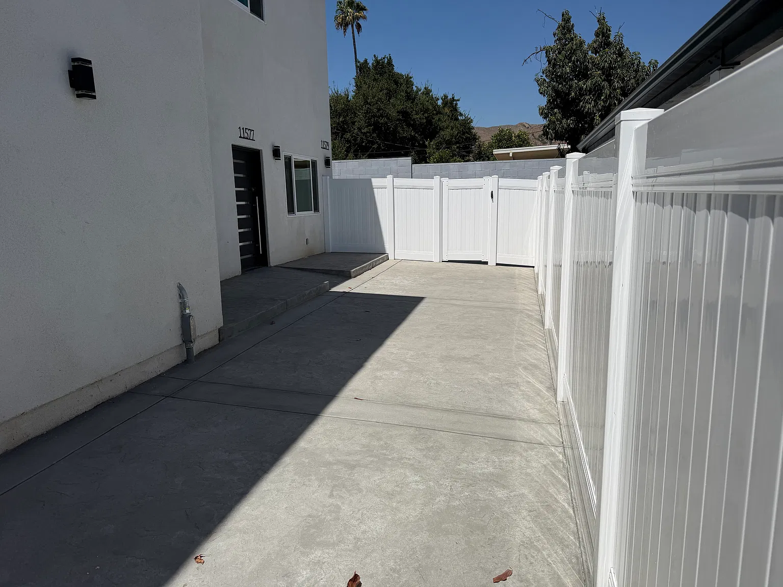 3 bed, 2.5 bath, 1200 sqft, $3,300 — Photo 4