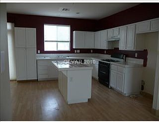 5th image of 926 Scarlet Haze Ave