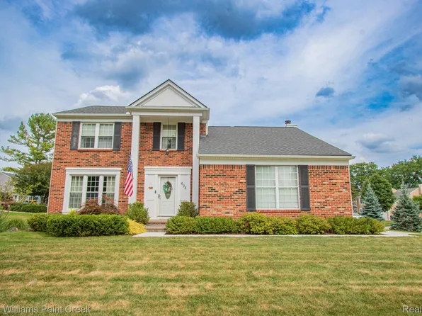 605 Thornridge Dr, Rochester Hills, MI 48307