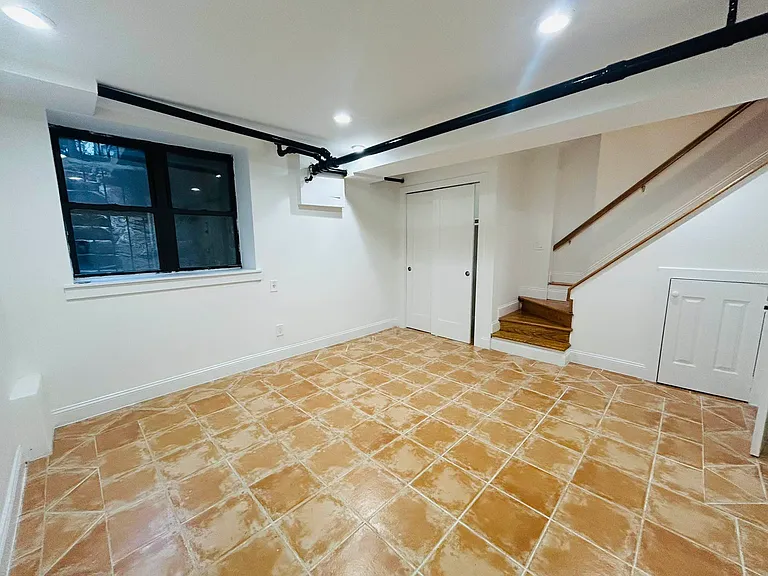 249 W 76th St #B — Photo 16
