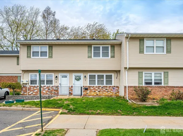 7 Kansas Ct, Matawan, NJ 07747