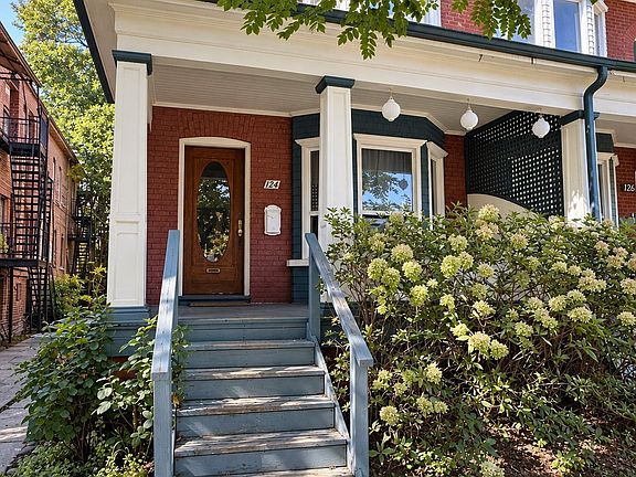 3rd image of 124 Close Ave