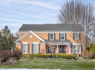 2456 Westwood Dr, Rochester Hills, MI 48306