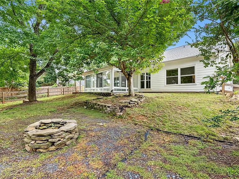 1525 Keystone Dr — Photo 5