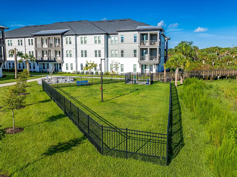 The Crossing at Palm Aire apartments community photo