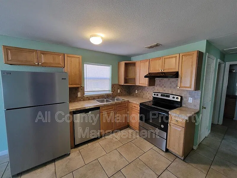 2 bed, 1.0 bath, 948 sqft, $1,100 — Photo 2