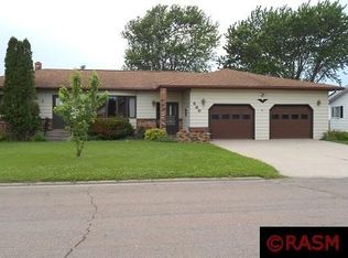 560 Dogwood Ave, Gibbon, MN 55335