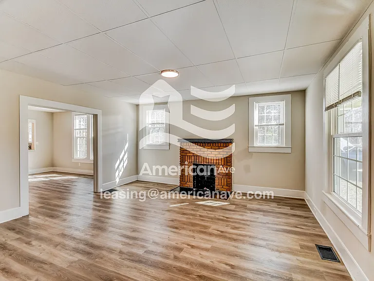 657370_003_wm_-_living_room_13577190.jpg