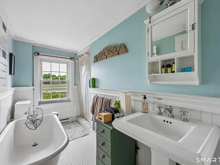 153 Middle Beach Rd #A — Photo 23