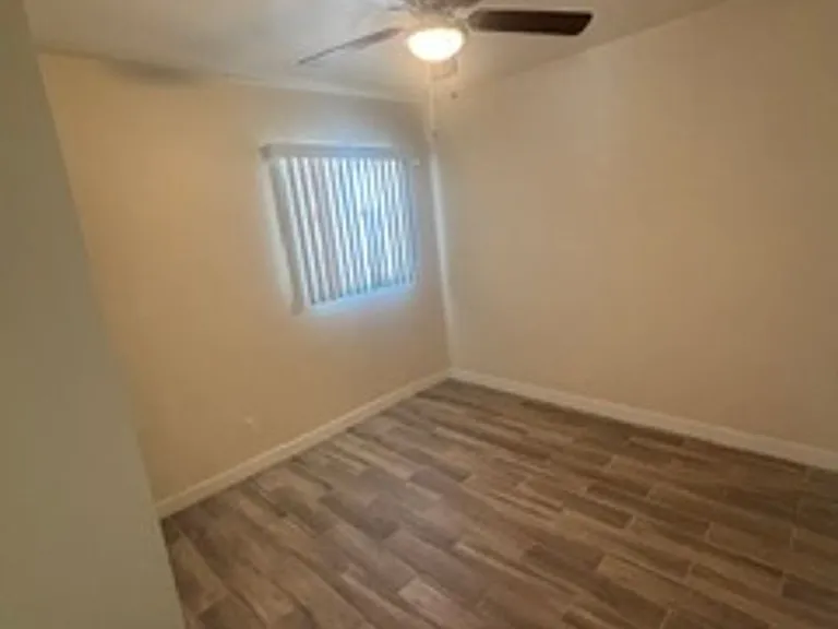1405 W Clarendon Ave — Photo 13
