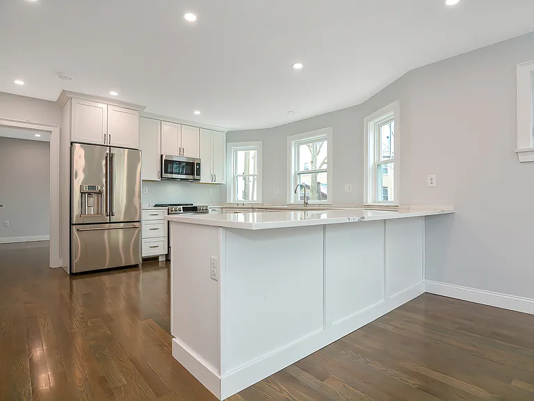 9 Chester St #7 — Photo 3