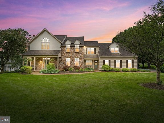 2nd image of 723 Ann Dr