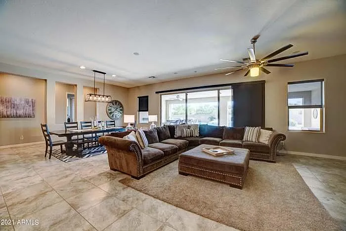 4 bed, 4000 sqft, $5,000 — Photo 4