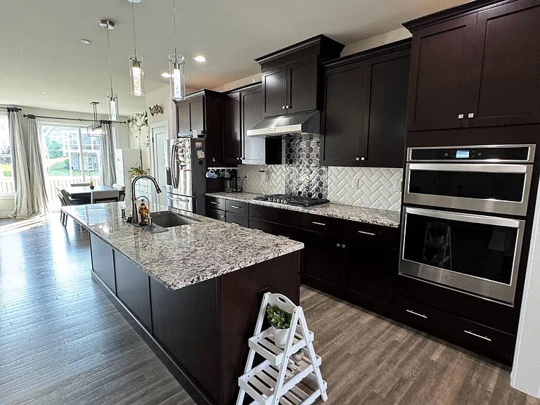 213 Catalpa Ln — Photo 3