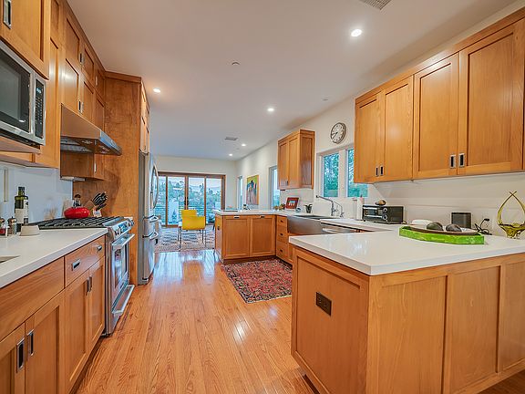 5th image of 423 Canyon Vista Dr