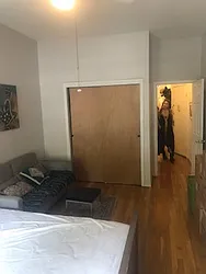 Rented by R New York