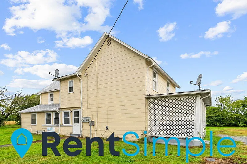 1 bed, 1.0 bath, 844 sqft, $1,045 — Photo 2