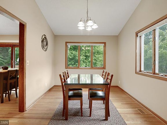 4th image of 2778 Southlawn Dr