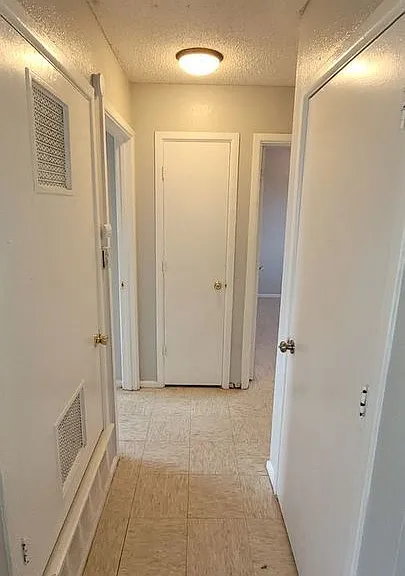 636 S Crosby St — Photo 10