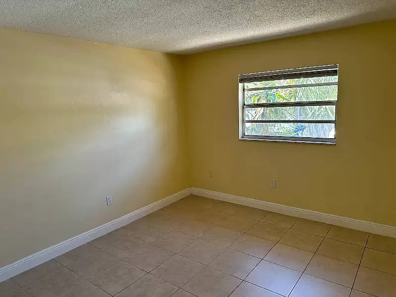 2 bed, 800 sqft, $1,500 — Photo 2