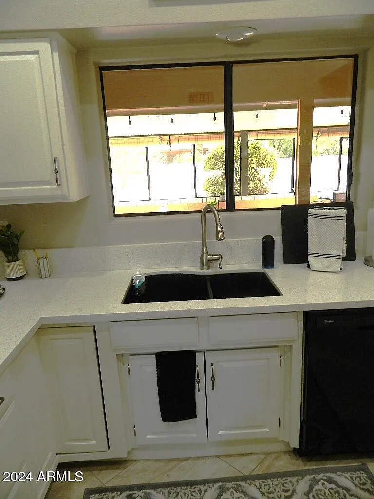 2 bed, 2103 sqft, $4,000 — Photo 3