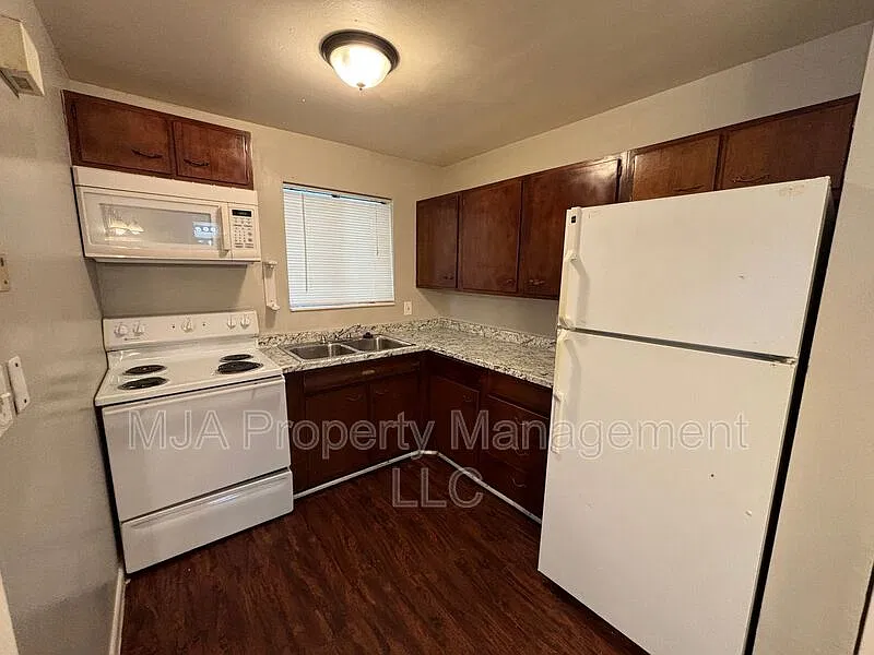 1 bed, 1.0 bath, 618 sqft, $895 — Photo 4