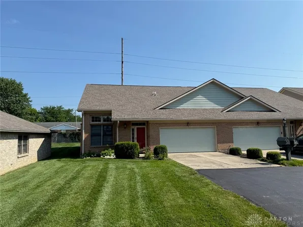 2061 Waterfall Ln, Vandalia, OH 45377