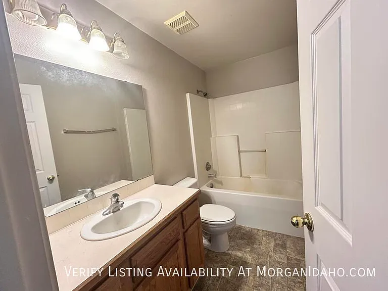 7502 W Tottenham Ln #202 — Photo 9