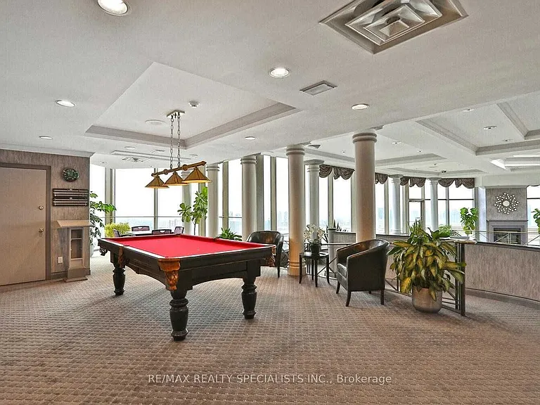 45 Kingsbridge Garden Cir #601 — Photo 24