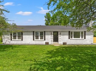 310 Foxtail Rd, Versailles, KY 40383