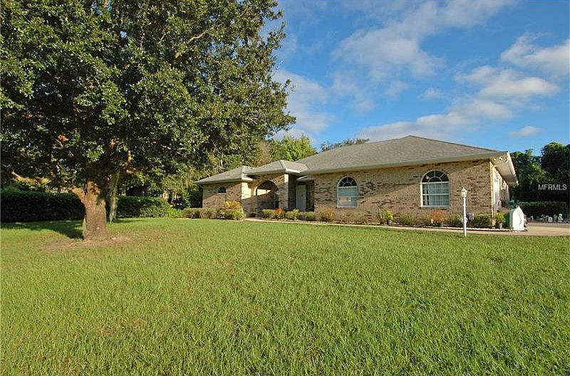 1st image of 2105 Lakebreeze Way