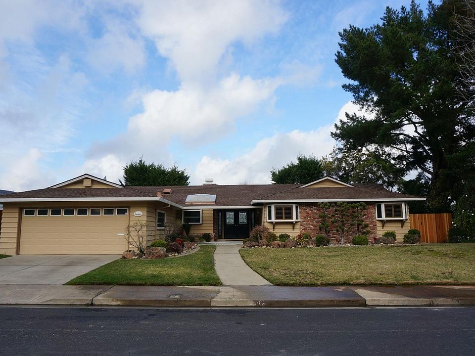 1st image of 1800 Castenada Dr