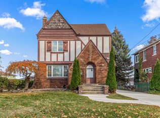 115 Biddle Ave, Wyandotte, MI