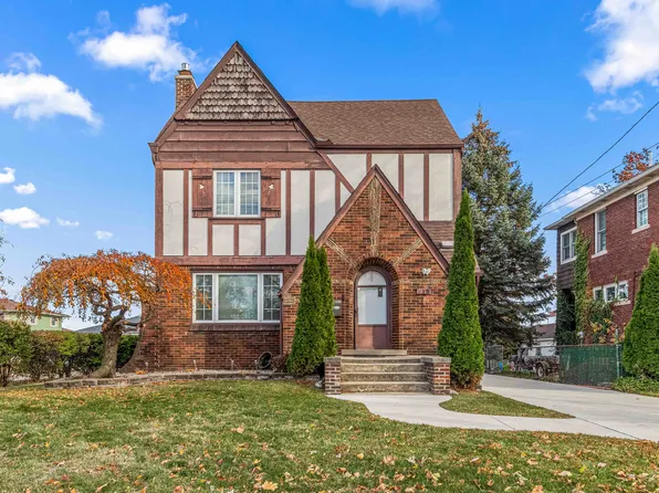 115 Biddle Ave, Wyandotte, MI 48192