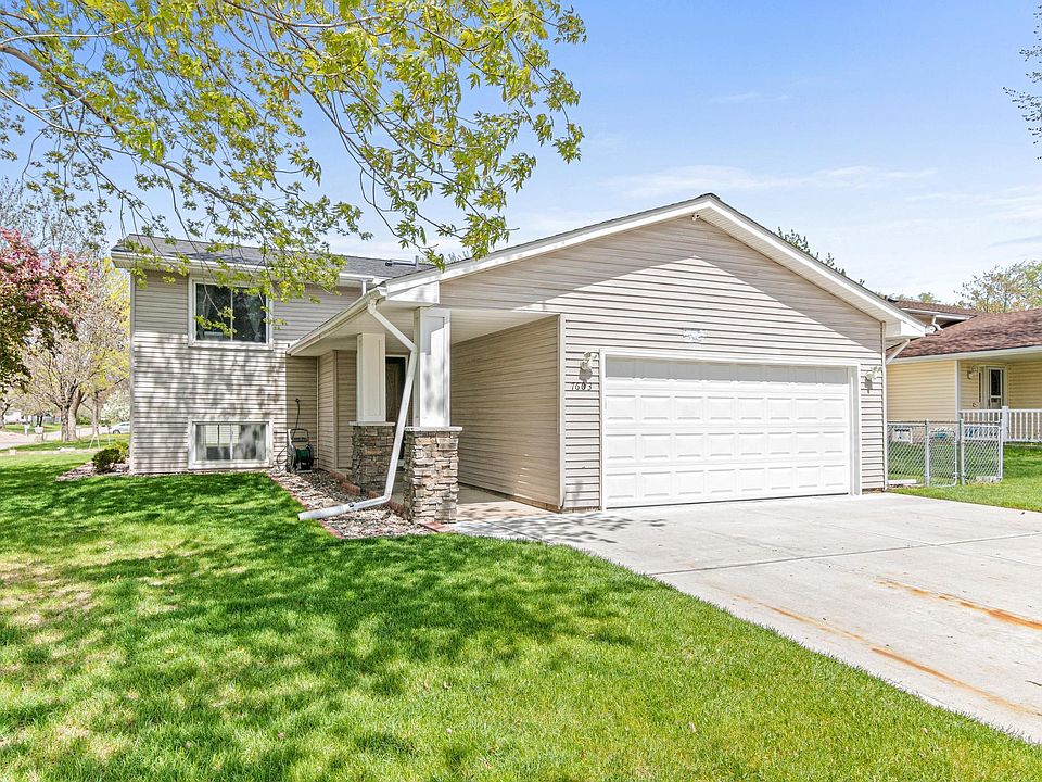1st image of 7603 Aldrich Cir N